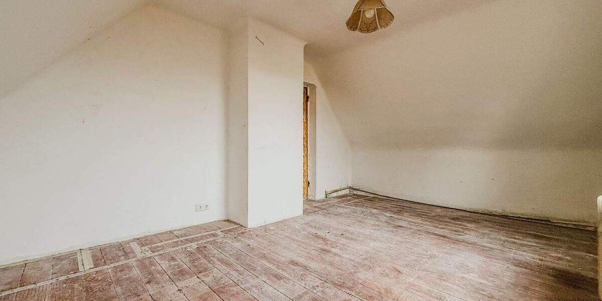 Doppelhaushälfte Hamburg Langenhorn - 3 Zimmer, 127 m&sup2;, 125.000&euro; | Angebot:25679203