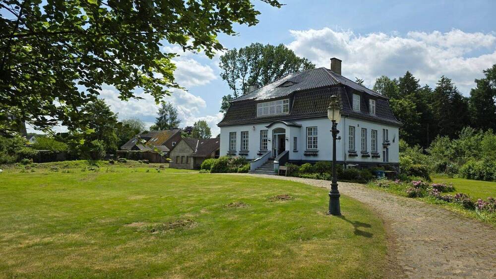 Einfamilienhaus Tremsbüttel - 7 Zimmer, 267 m&sup2;, 850.000&euro; | Angebot:25685881