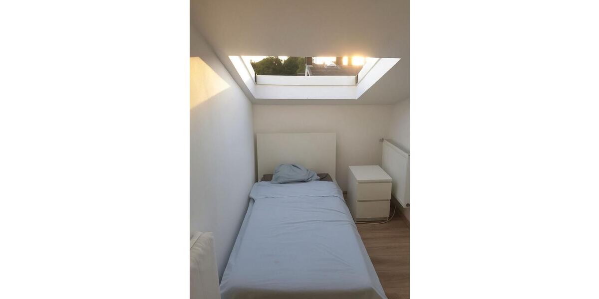 Dachgeschoßwohnung Hamburg Harburg - 4 Zimmer, 48 m&sup2;, 390&euro; | Angebot:25871956