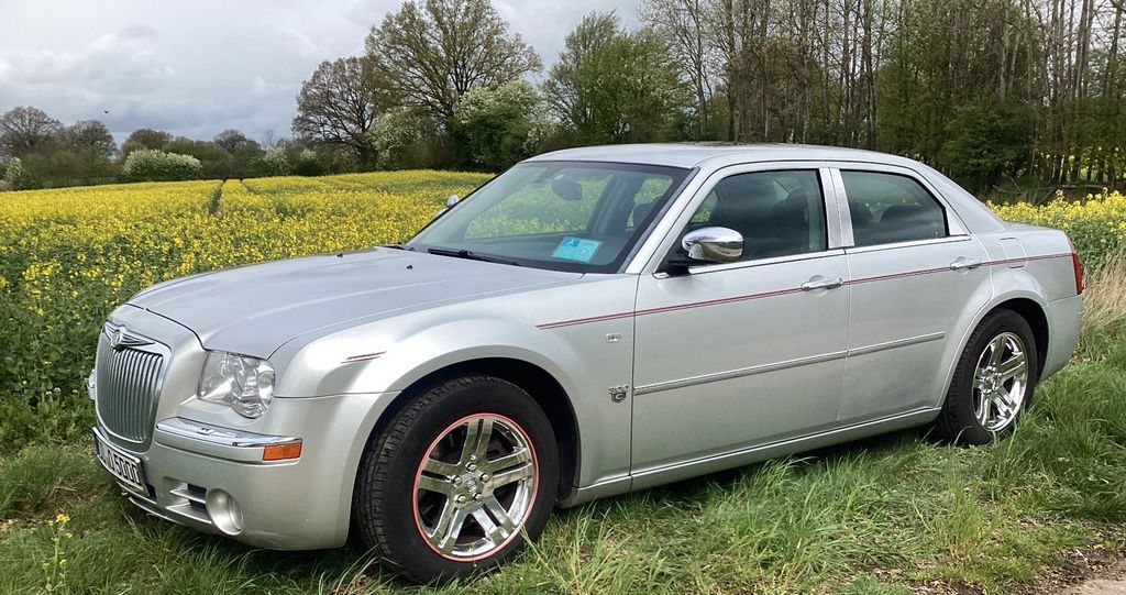 Chrysler 300C 198.000 km 9.800 &euro; Bargteheide 22941