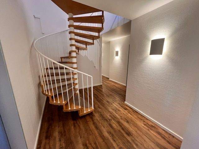 Gewerbeobjekt Ahrensburg - 8 Zimmer, 220 m&sup2;, 2.500&euro; | Angebot:25705655