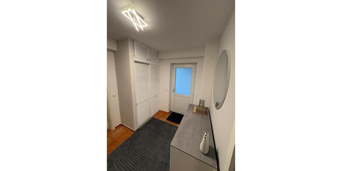Etagenwohnung Nahe - 2 Zimmer, 66 m&sup2;, 1.200&euro; | Angebot:25172952