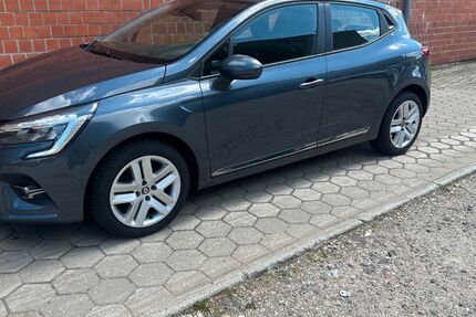 Renault Clio 99.700 km 10.948 &euro; Oststeinbek 22113