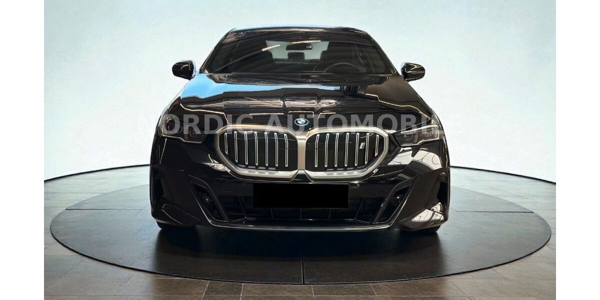 BMW i5 35.700 km 46.900 &euro; Hamburg 22179
