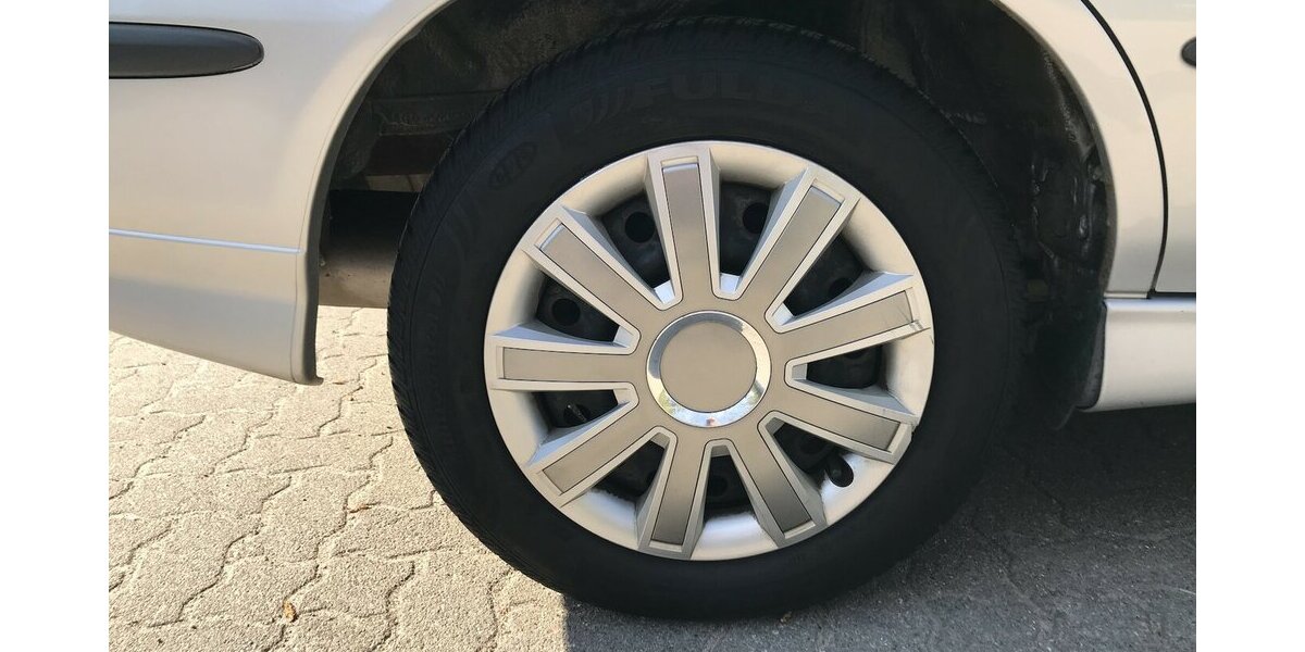 Nissan Almera Tino Luxury für kleines Geld 189.500 km 1.499 &euro; Hamburg 22339