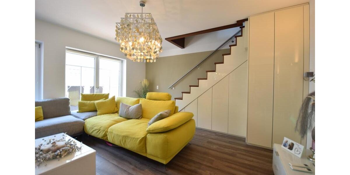 Einfamilienhaus Bad Bramstedt - 10 Zimmer, 370 m&sup2;, 1.150.000&euro; | Angebot:22633648