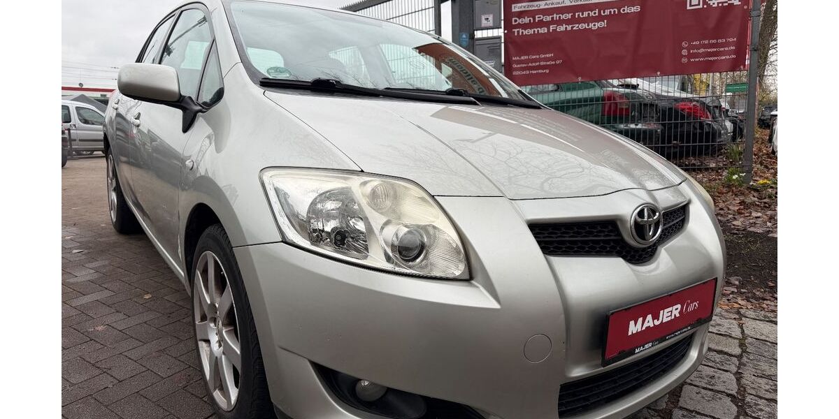Toyota Auris 133.093 km 5.550 &euro; Hamburg 22043