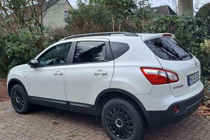 Nissan Qashqai 106.280 km 9.000 &euro; Norderstedt 22844