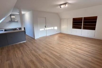 Wohnung Hamburg Niendorf - 2 Zimmer, 92 m&sup2;, 1.690&euro; | Angebot:24700356