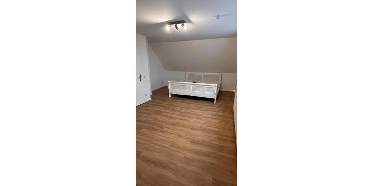 Dachgeschoßwohnung Hamburg Eimsbüttel - 2 Zimmer, 92 m&sup2;, 1.890&euro; | Angebot:24690183