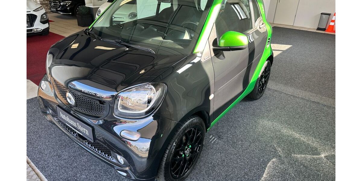 Smart ForTwo 34.762 km 9.490 &euro; Uetersen 25436