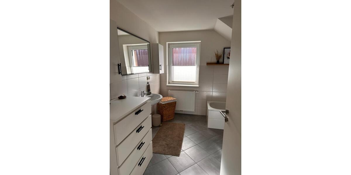 Dachgeschoßwohnung Bad Oldesloe - 2.5 Zimmer, 70 m&sup2;, 980&euro; | Angebot:25993817