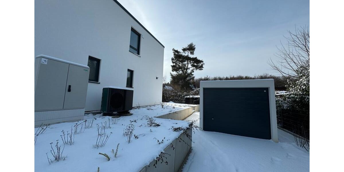 Erdgeschoßwohnung Ahrensburg - 5.5 Zimmer, 151 m&sup2;, 2.747&euro; | Angebot:25350544