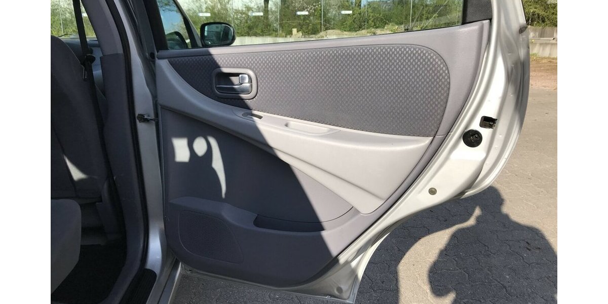 Nissan Almera Tino Luxury für kleines Geld 189.500 km 1.499 &euro; Hamburg 22339