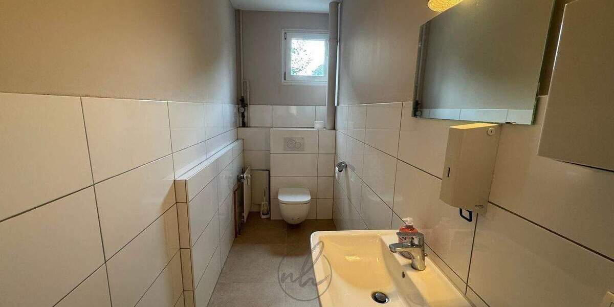 Gewerbeobjekt Barsbüttel - 3 Zimmer, 130 m&sup2;, 1.250&euro; | Angebot:26028160