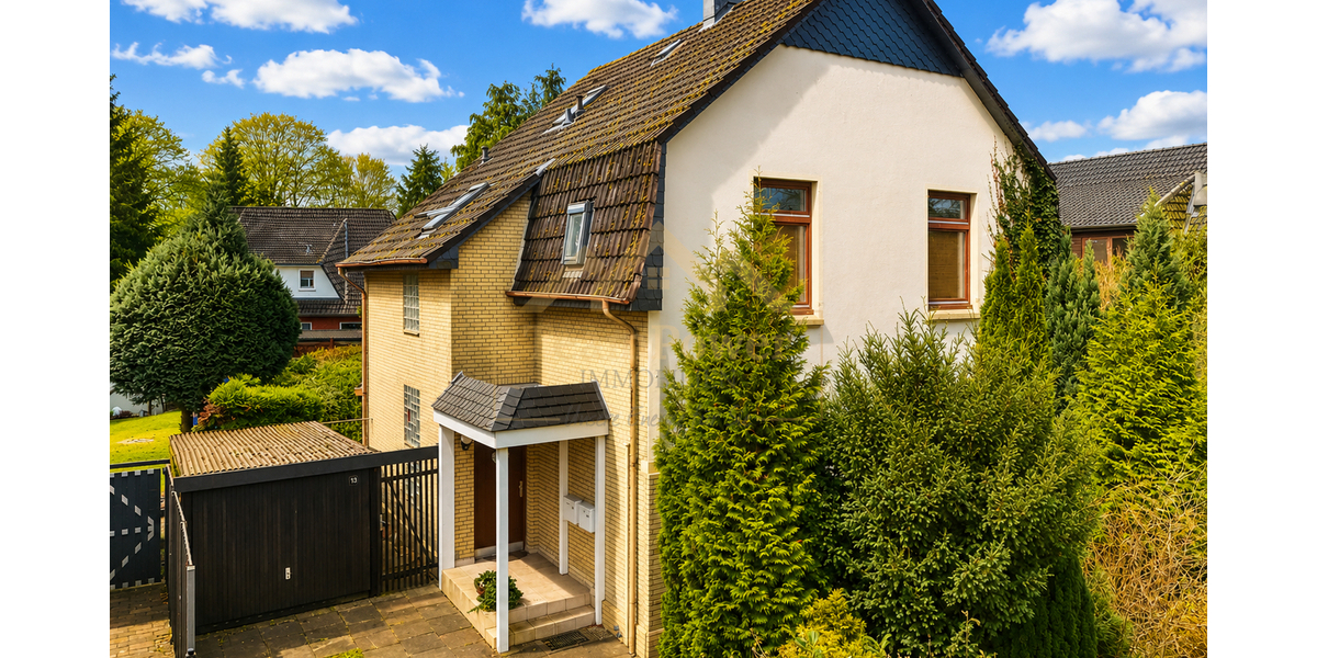 Rarität in Bestlage: Historischer Charme mit 2 Wohneinheiten, Wintergarten und sonnigem Grundstück - Zweifamilienhaus Hamburg Wandsbek | Angebot:25365900