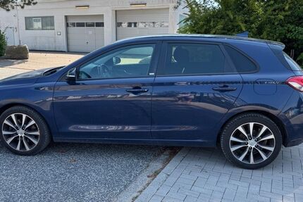 Hyundai i30 144.469 km 8.999 &euro; Barsbüttel 22885