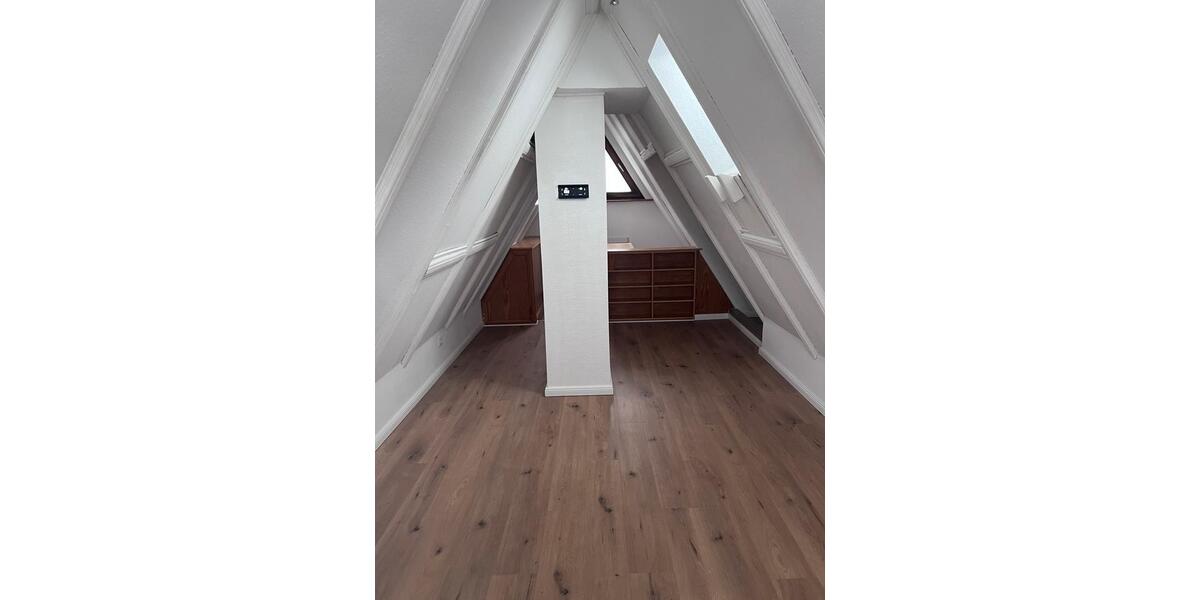 Dachgeschoßwohnung Hamburg Borgfelde - 2 Zimmer, 20 m&sup2;, 750&euro; | Angebot:25332943