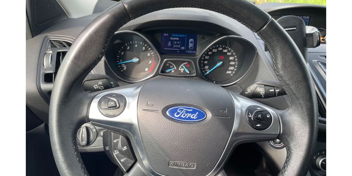 Ford Kuga 122.456 km 8.150 &euro; Wandsbek 22043