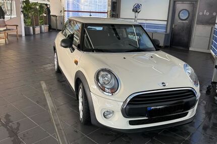 Mini One First 81.115 km 7.000 &euro; Hamburg 22303