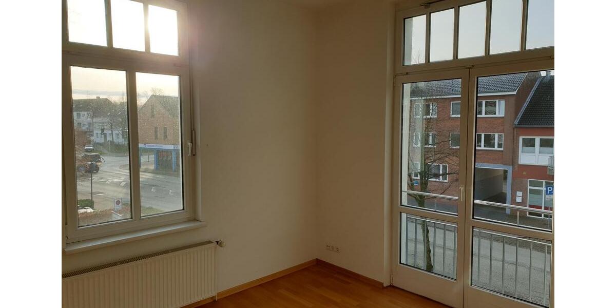 Etagenwohnung Bad Oldesloe - 4 Zimmer, 103 m&sup2;, 1.288&euro; | Angebot:25623302