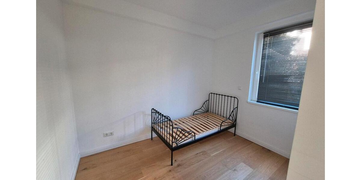 Reihenhaus Wedel - 4.5 Zimmer, 127 m&sup2;, 2.260&euro; | Angebot:25489402