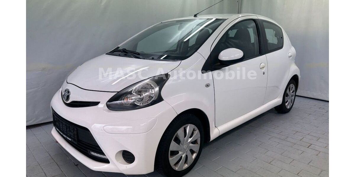 Toyota Aygo (X) 156.845 km 3.333 &euro; Pinneberg 25421
