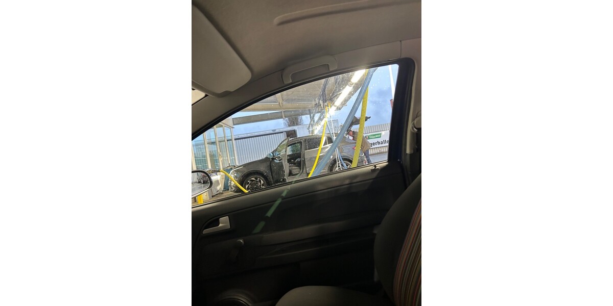 VW Fox 128.000 km 2.100 &euro; Hamburg 20038