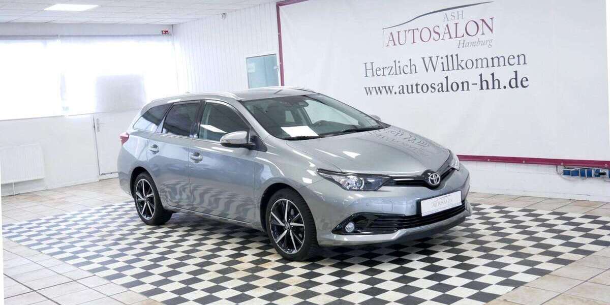Toyota Auris 88.357 km 15.999 &euro; Hamburg 22399