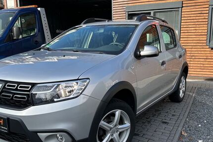 Dacia Sandero 73.072 km 9.999 &euro; Hamburg 22041