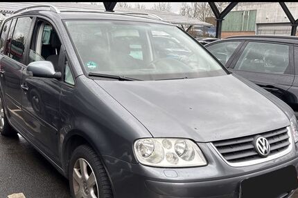 VW Touran 123.000 km 5.990 &euro; Hamburg 20537