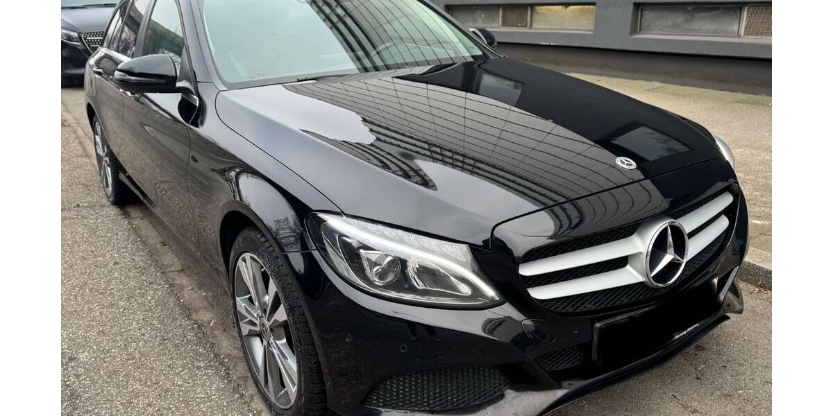Mercedes-Benz C 220 233.000 km 10.950 &euro; Hamburg 20537