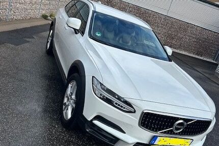 Volvo V90 Cross Country 107.000 km 24.700 &euro; Hamburg 22763