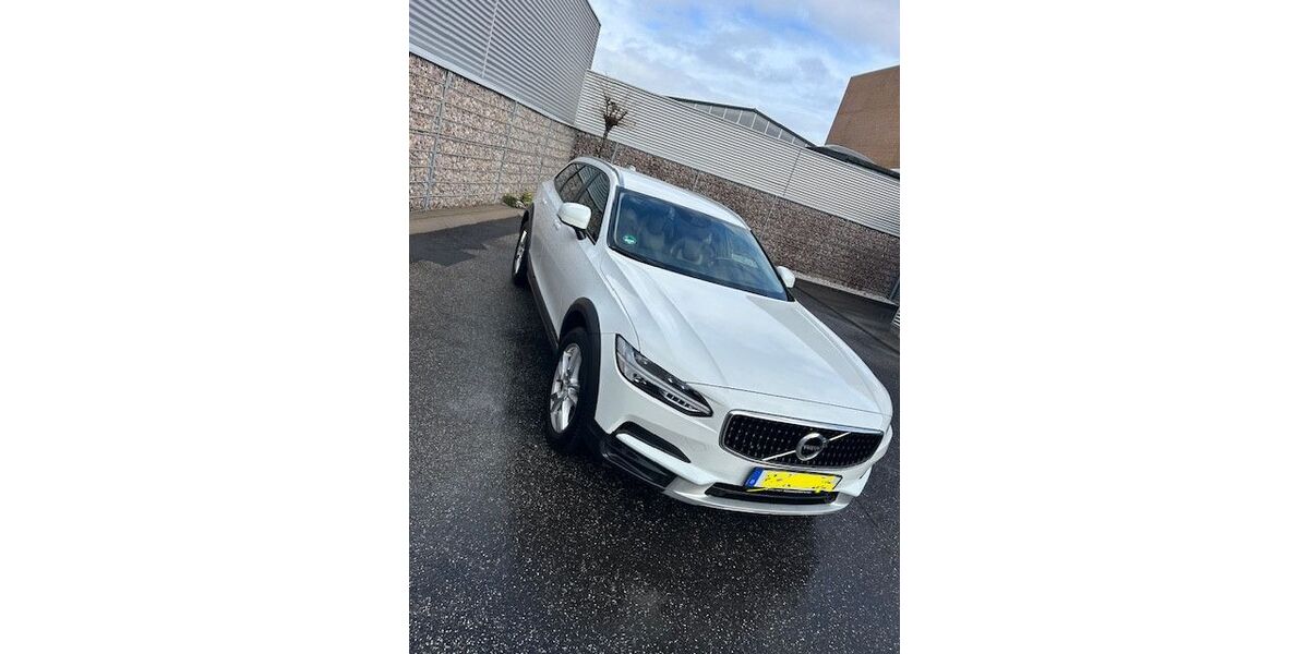 Volvo V90 Cross Country 107.000 km 24.700 &euro; Hamburg 22763