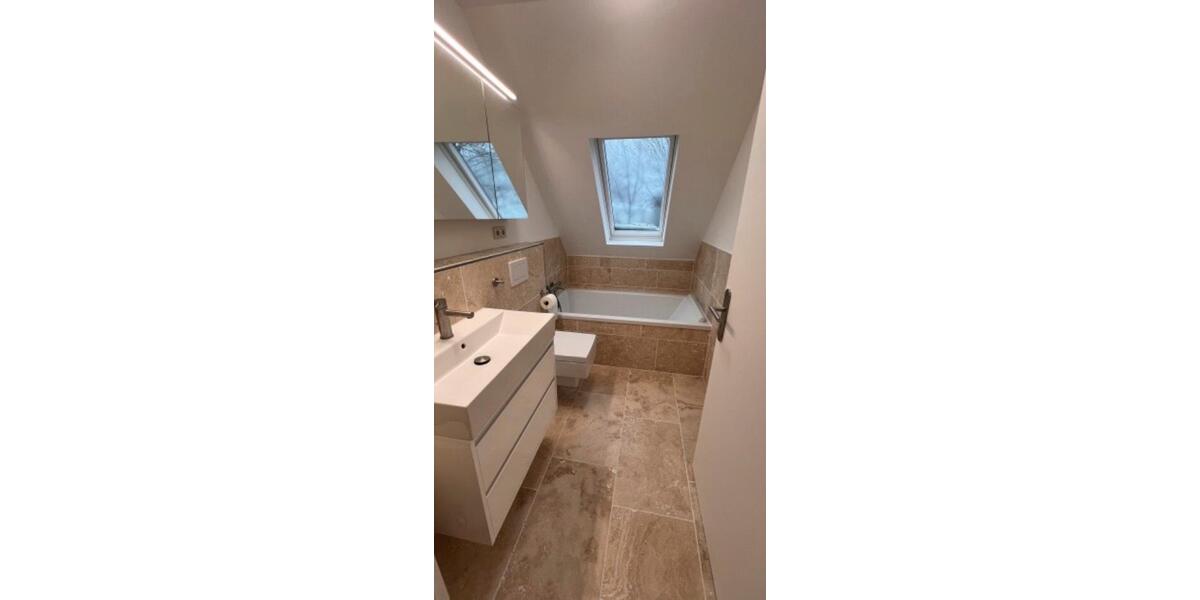 Dachgeschoßwohnung Hamburg Niendorf - 2 Zimmer, 92 m&sup2;, 1.690&euro; | Angebot:24700356