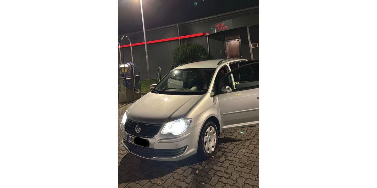 VW Touran 272.000 km 2.790 &euro; Reinbek 21465