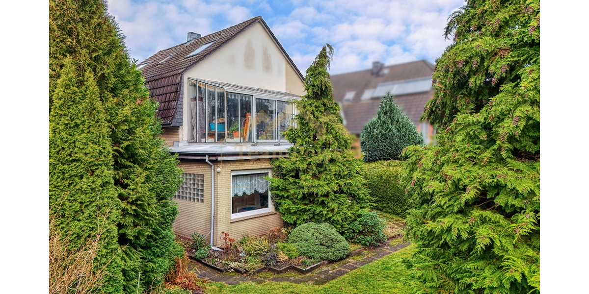 Rarität in Bestlage: Historischer Charme mit 2 Wohneinheiten, Wintergarten und sonnigem Grundstück - Zweifamilienhaus Hamburg Wandsbek | Angebot:25365900