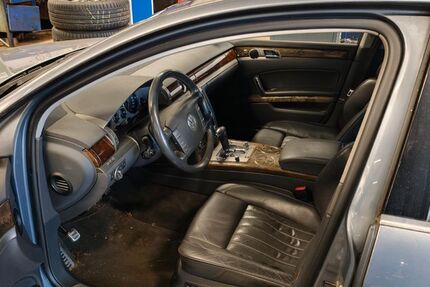 VW Phaeton 211.000 km 8.500 &euro; Hamburg 22547