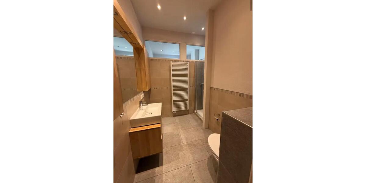 Hochparterre Hamburg Harburg - 5 Zimmer, 192 m&sup2;, 2.750&euro; | Angebot:26014489