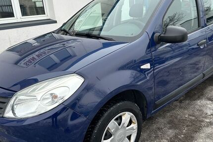 Dacia Sandero 137.000 km 2.390 &euro; Hamburg 20537
