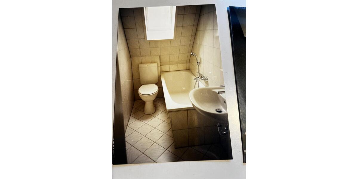 Dachgeschoßwohnung Pinneberg - 2.5 Zimmer, 48 m&sup2;, 120.000&euro; | Angebot:26960579