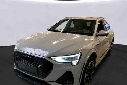 Audi e-tron 39.057 km 43.990 &euro; Hamburg 22047