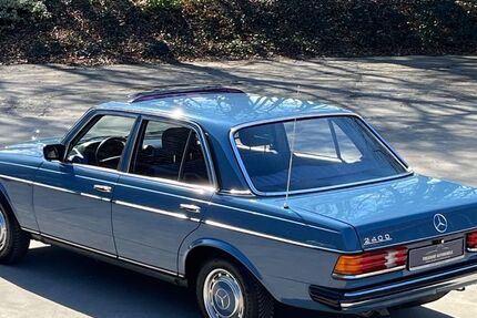 Mercedes-Benz 240 177.000 km 15.900 &euro; Henstedt-Ulzburg 24558