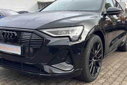 Audi e-tron 41.126 km 38.950 &euro; Hamburg 22047