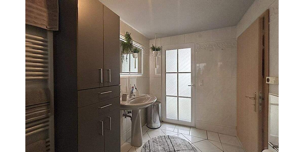 Einfamilienhaus Horst (Holstein) - 7 Zimmer, 216 m&sup2;, 670.000&euro; | Angebot:25726891