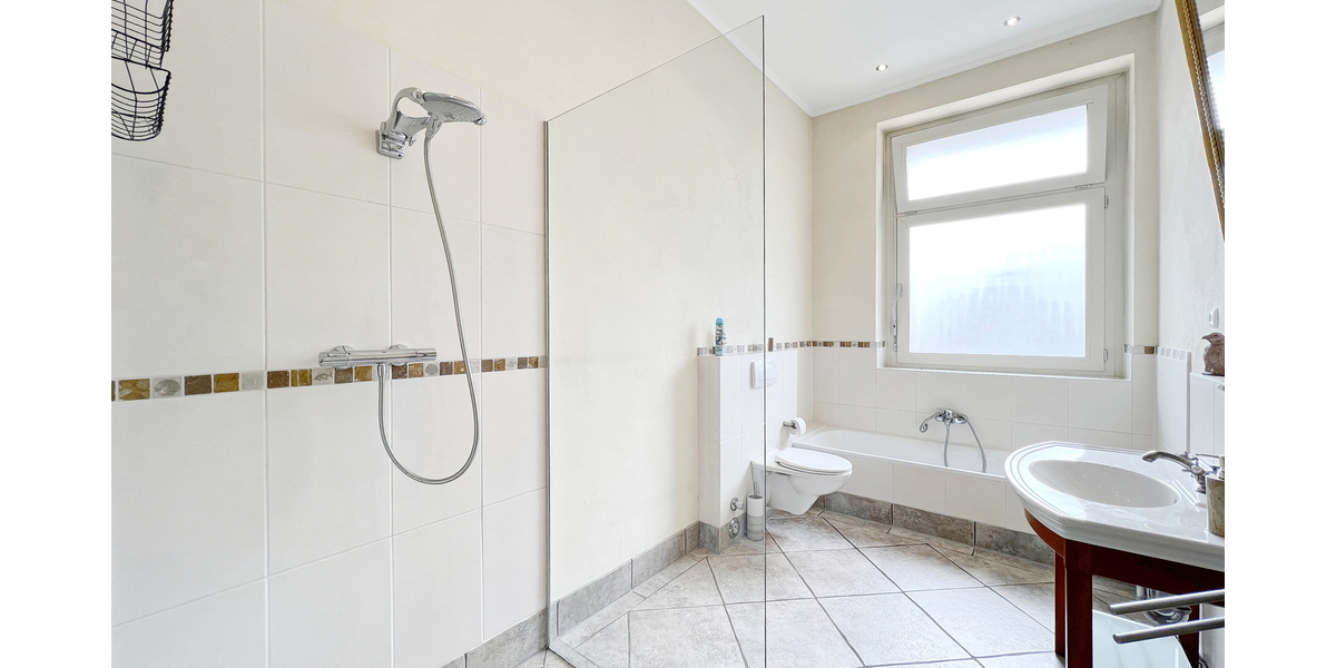 Rendite einmal ganz anders !! Solide Mieteinnahmen treffen auf Elmshorner Stadtgeschichte - Mehrfamilienhaus, Wohnhaus Elmshorn | Angebot:25365838