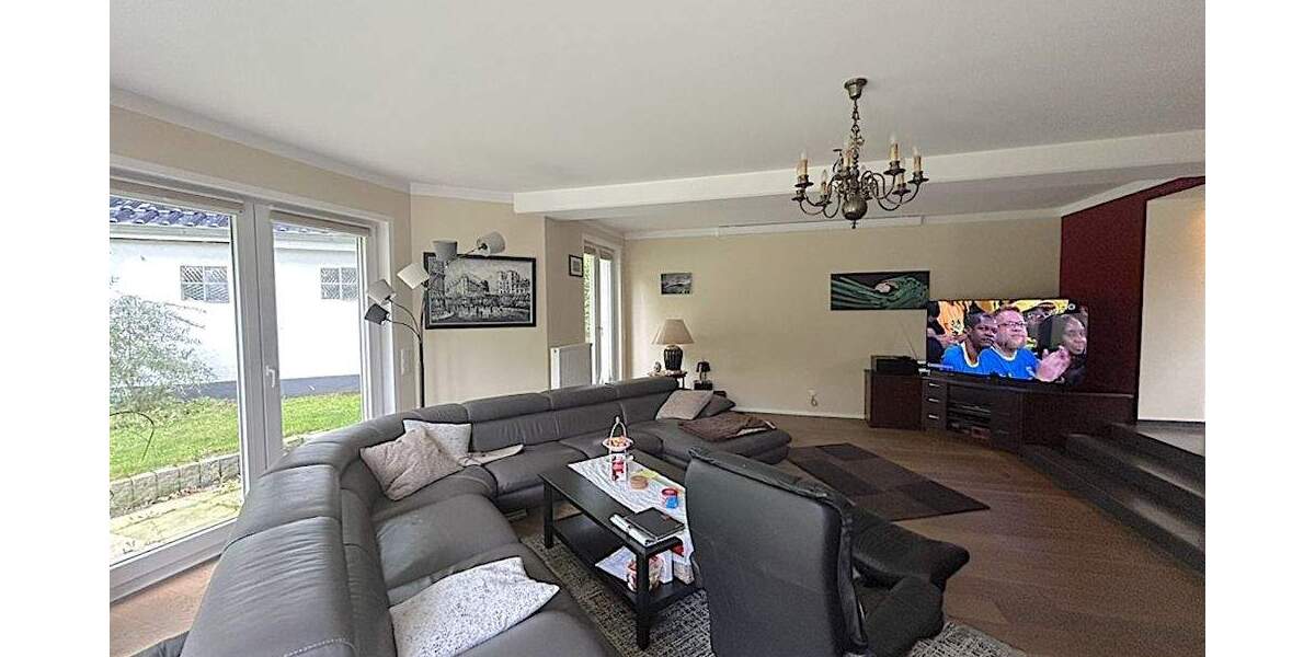 Einfamilienhaus Horst (Holstein) - 7 Zimmer, 216 m&sup2;, 670.000&euro; | Angebot:25726891