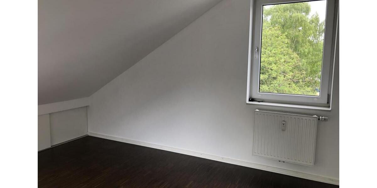 Dachgeschoßwohnung Hamburg Wandsbek - 2 Zimmer, 76 m&sup2;, 1.249&euro; | Angebot:25802520