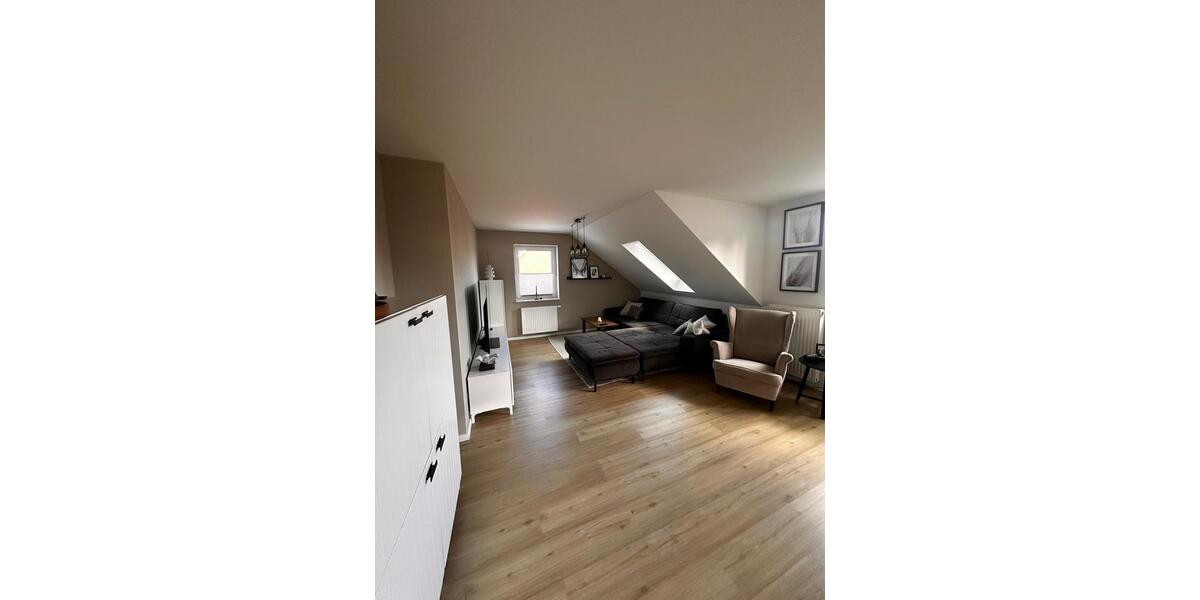 Dachgeschoßwohnung Bad Oldesloe - 2.5 Zimmer, 70 m&sup2;, 980&euro; | Angebot:25993817