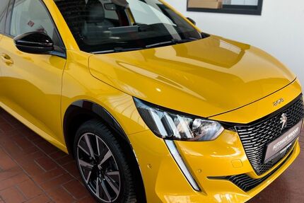 Peugeot 208 88.557 km 14.900 &euro; Henstedt-Ulzburg (bei Hamburg) 24558